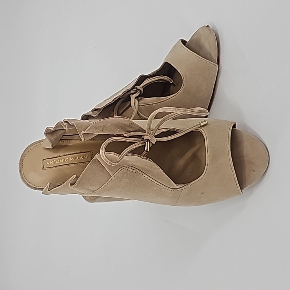 Antonio Melanani beige suede sandals